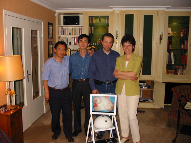 bac-si-thuan-cung-giao-su-Claude_Le-Quang